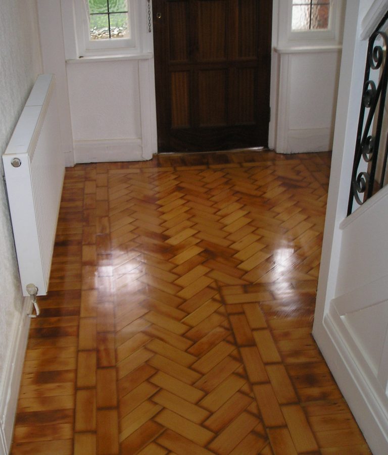 Varnishing Wood Floors En Iyi 2022, How To Refinish Hardwood Floors Home Depot